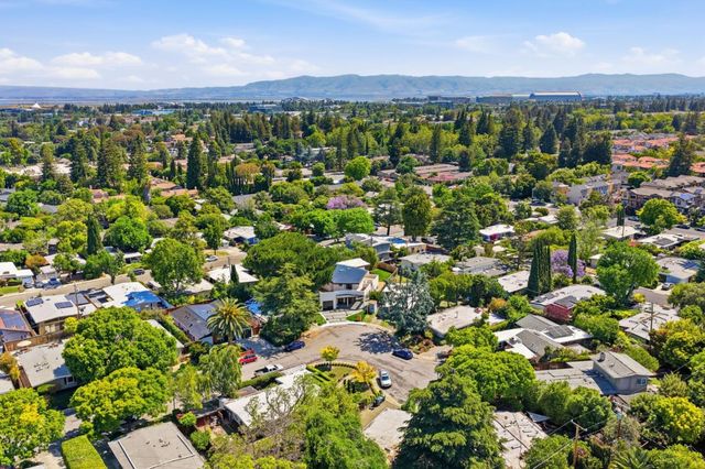 2338 Thompson Court, Mountain View, CA 94043