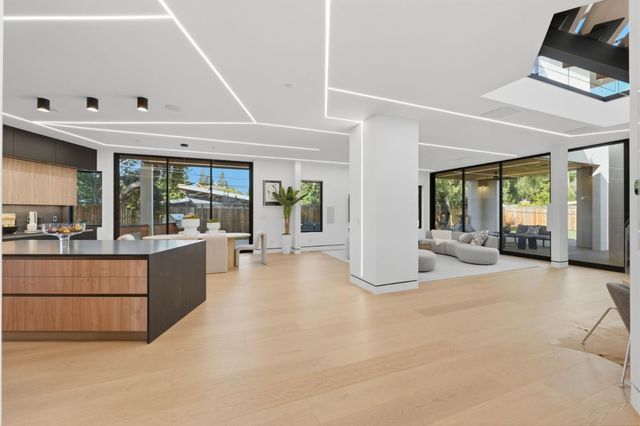 2338 Thompson Court, Mountain View, CA 94043