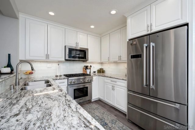 10260 Wateridge Circle 219, San Diego, CA 92121