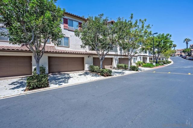 10260 Wateridge Circle 219, San Diego, CA 92121