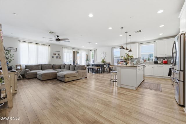 5101 W Avenue J5, Lancaster, CA 93536