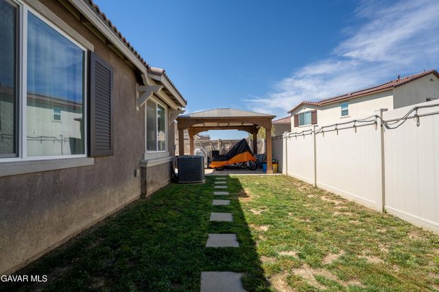 5101 W Avenue J5, Lancaster, CA 93536