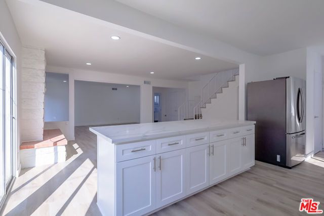 823 S Detroit Street 4, Los Angeles, CA 90036