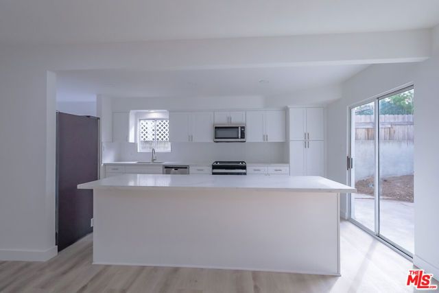 823 S Detroit Street 4, Los Angeles, CA 90036