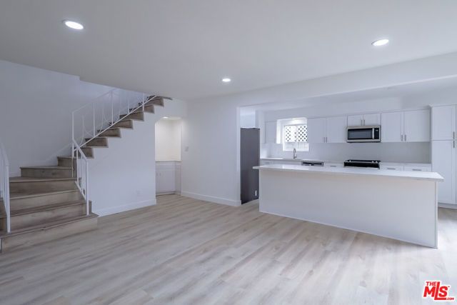 823 S Detroit Street 4, Los Angeles, CA 90036