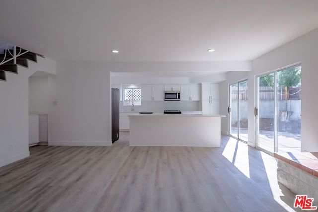 823 S Detroit Street 4, Los Angeles, CA 90036