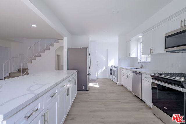 823 S Detroit Street 4, Los Angeles, CA 90036