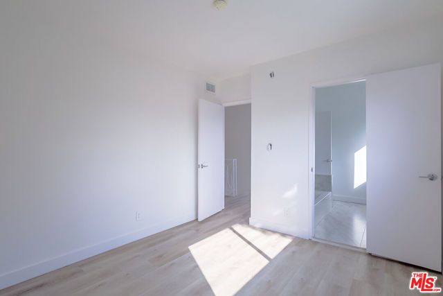 823 S Detroit Street 4, Los Angeles, CA 90036