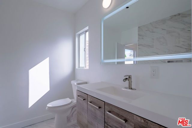 823 S Detroit Street 4, Los Angeles, CA 90036