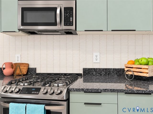 518 Central Ter, Hopewell, VA 23860