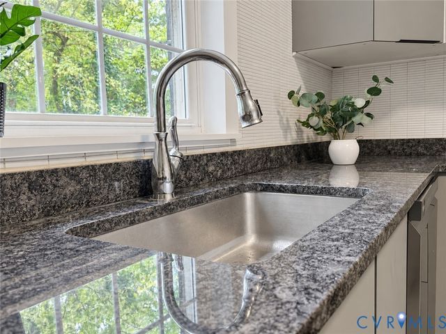 518 Central Ter, Hopewell, VA 23860