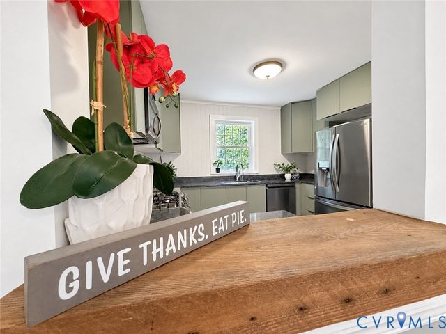 518 Central Ter, Hopewell, VA 23860