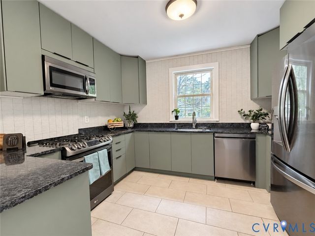 518 Central Ter, Hopewell, VA 23860