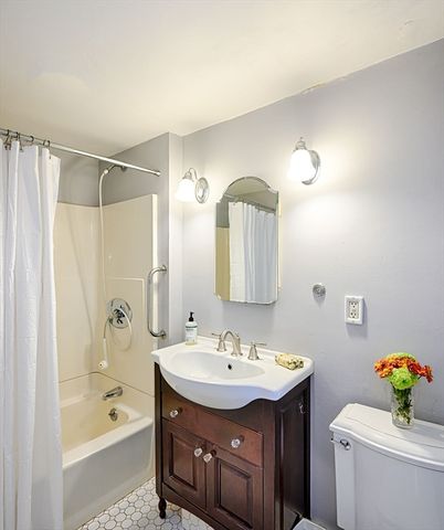 31 Marion St, Natick, MA 01760