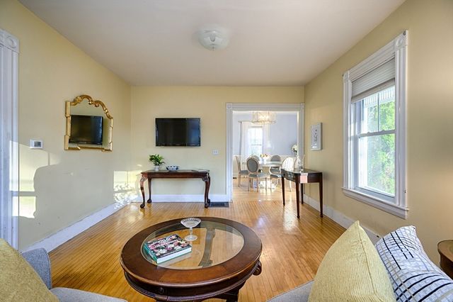 31 Marion St, Natick, MA 01760