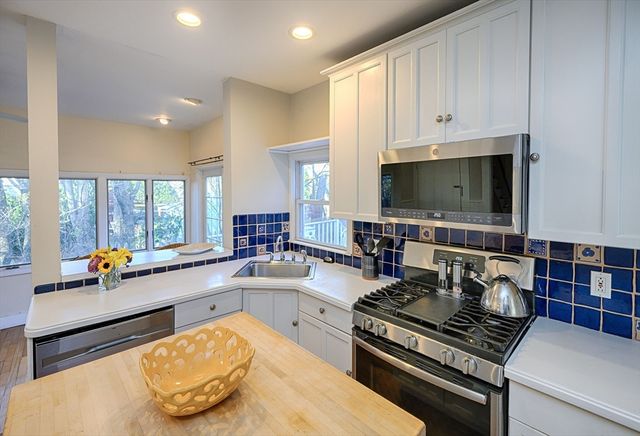 31 Marion St, Natick, MA 01760