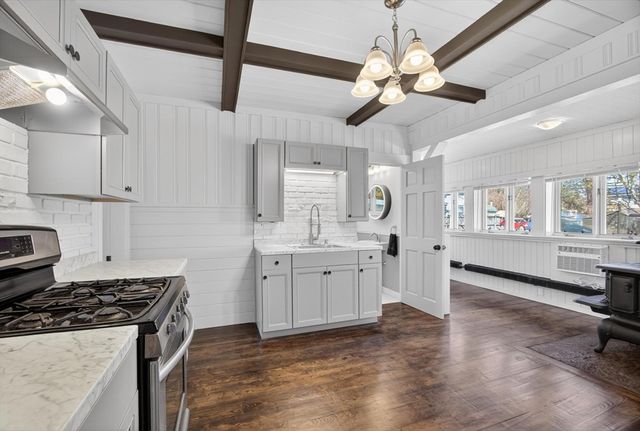 17 Hazel St, Fitchburg, MA 01420