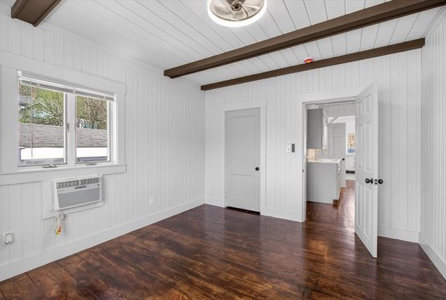 17 Hazel St, Fitchburg, MA 01420