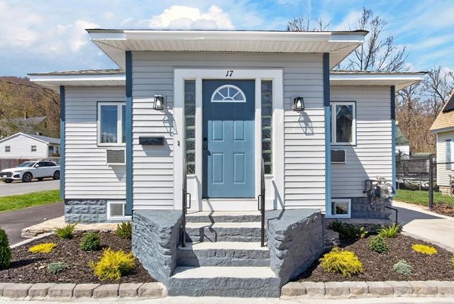17 Hazel St, Fitchburg, MA 01420
