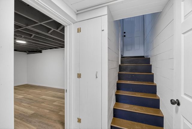 17 Hazel St, Fitchburg, MA 01420