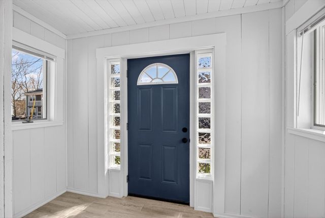 17 Hazel St, Fitchburg, MA 01420