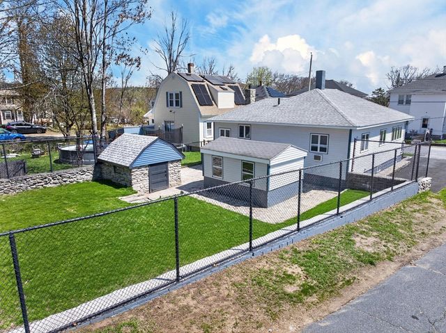 17 Hazel St, Fitchburg, MA 01420