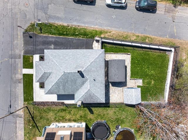 17 Hazel St, Fitchburg, MA 01420