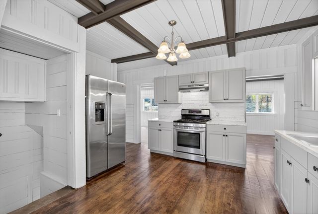 17 Hazel St, Fitchburg, MA 01420