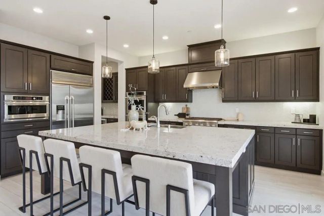 6682 Elegante Way, San Diego, CA 92130