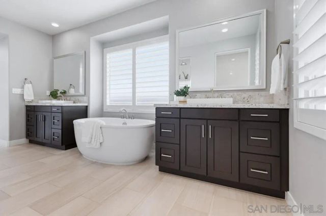 6682 Elegante Way, San Diego, CA 92130