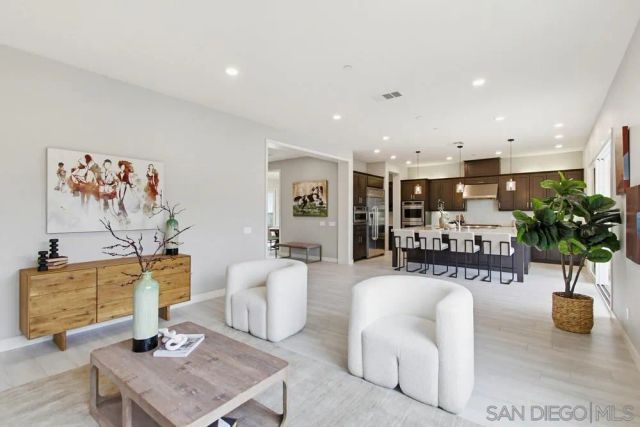 6682 Elegante Way, San Diego, CA 92130