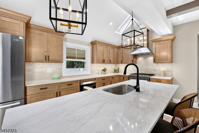 73 Farley Ave, Fanwood Boro, NJ 07023