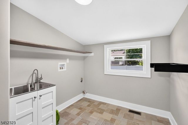 73 Farley Ave, Fanwood Boro, NJ 07023