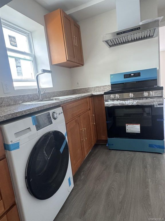 13273 4B, Flushing, NY 11355 — exterior