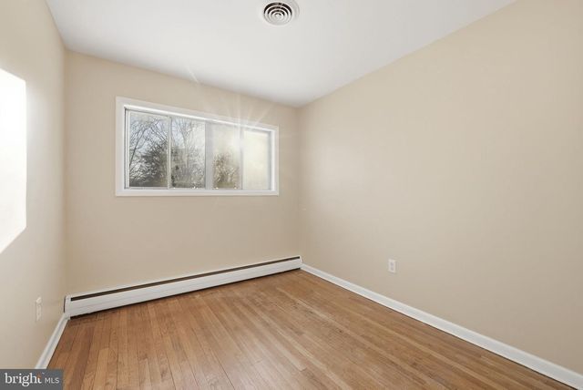 1206 BEECHWOOD DR, Frederick, MD 21701