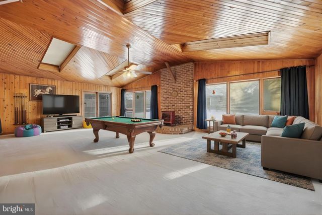 1206 BEECHWOOD DR, Frederick, MD 21701