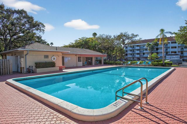 4110 Carambola Circle 2111, Pompano Beach, FL 33066