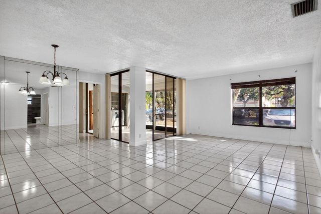 4110 Carambola Circle 2111, Pompano Beach, FL 33066