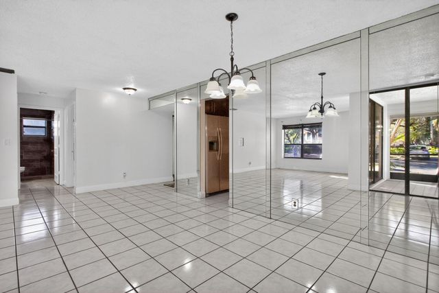 4110 Carambola Circle 2111, Pompano Beach, FL 33066