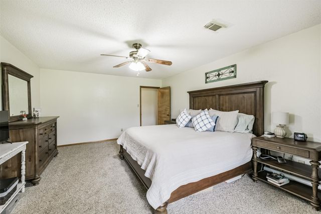 80 Pams Run Lane, Shepherd, TX 77371