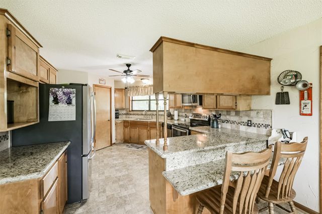 80 Pams Run Lane, Shepherd, TX 77371