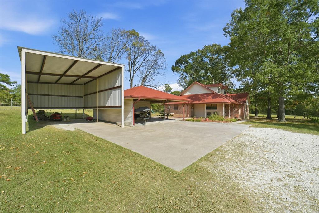 80 Pams Run Lane, Shepherd, TX 77371