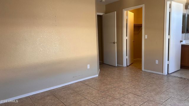 8568 W CARON Drive, Peoria, AZ 85345