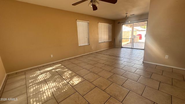 8568 W CARON Drive, Peoria, AZ 85345
