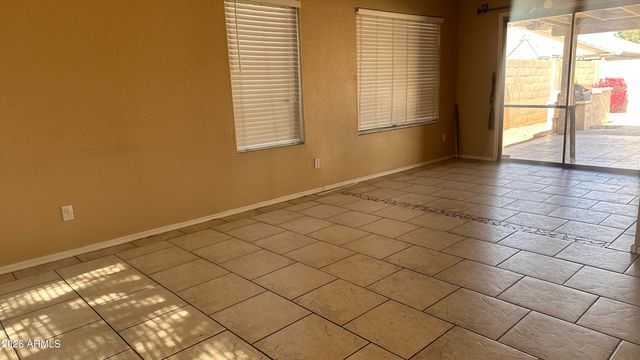 8568 W CARON Drive, Peoria, AZ 85345