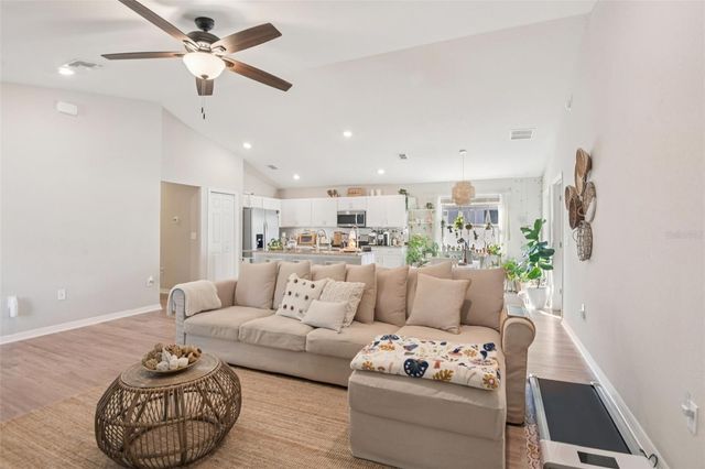 523 VALENTINA LANE, Auburndale, FL 33823