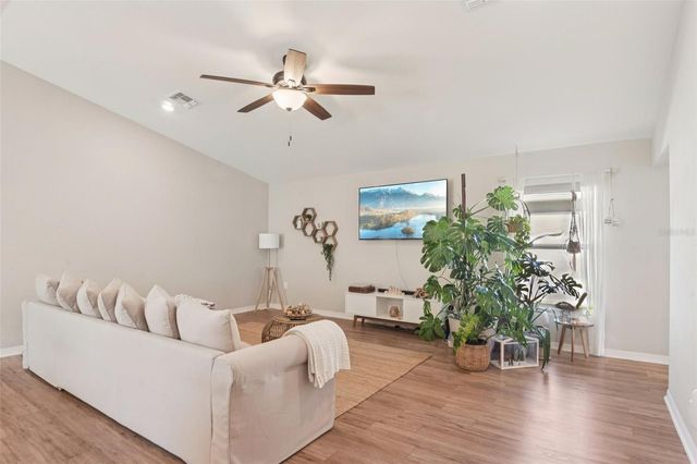 523 VALENTINA LANE, Auburndale, FL 33823