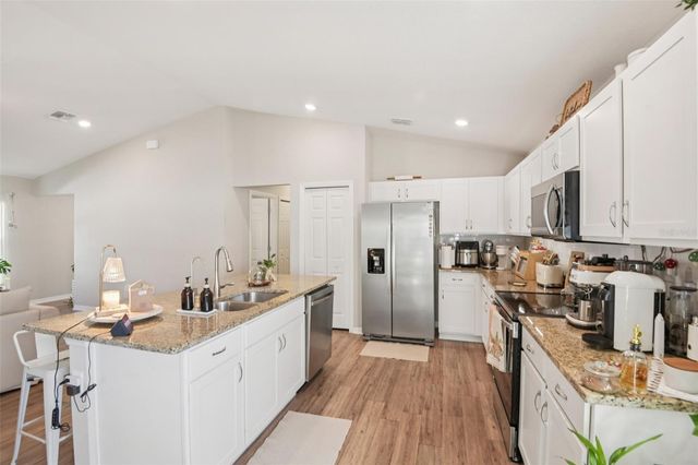 523 VALENTINA LANE, Auburndale, FL 33823