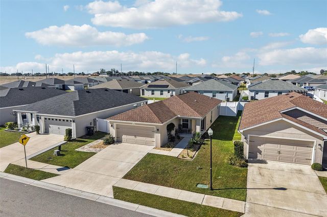 523 VALENTINA LANE, Auburndale, FL 33823