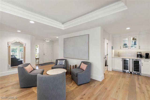 831 Rue Deville 2, Naples, FL 34108